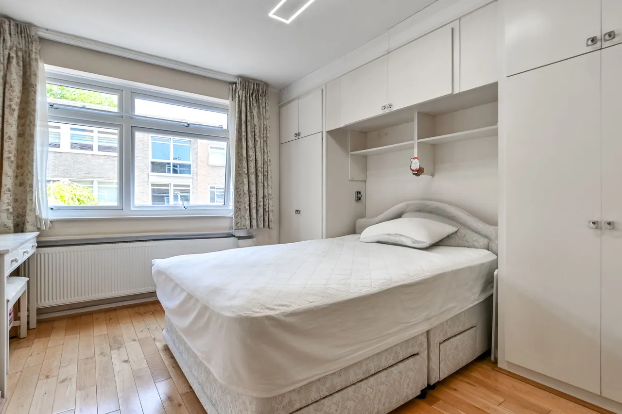 51 Chester Close South, London, photo 5