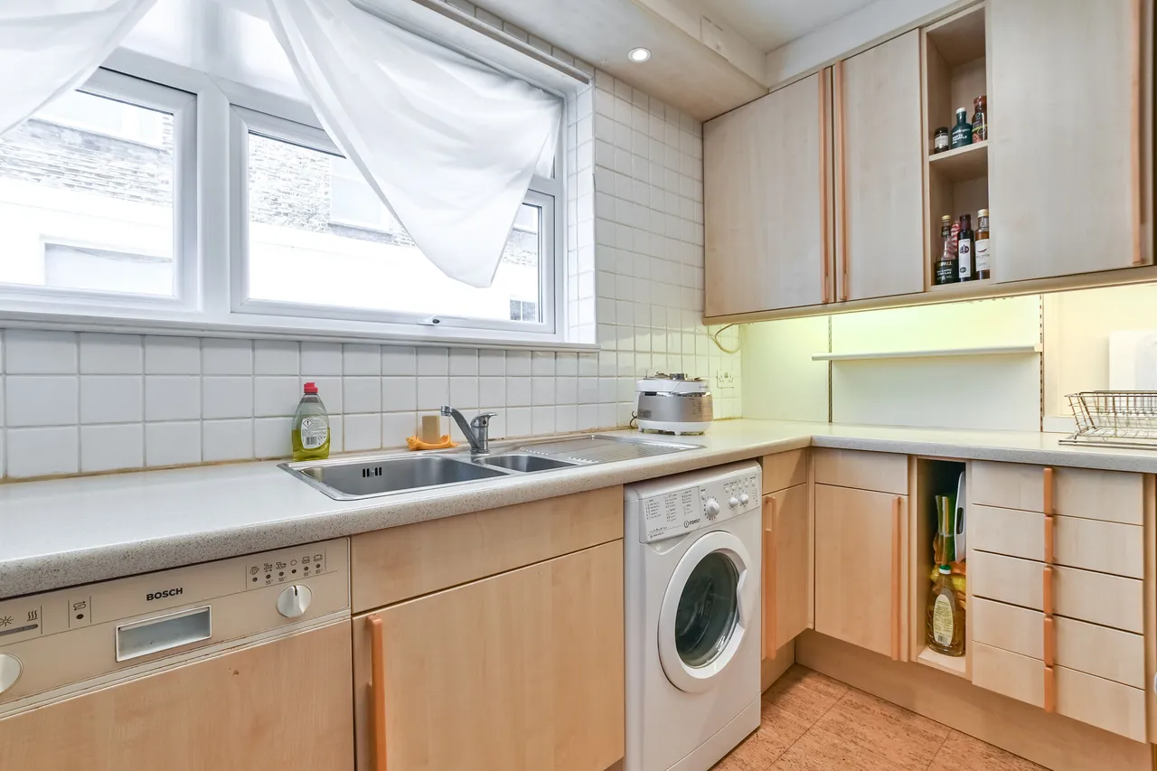 51 Chester Close South, London, photo 4