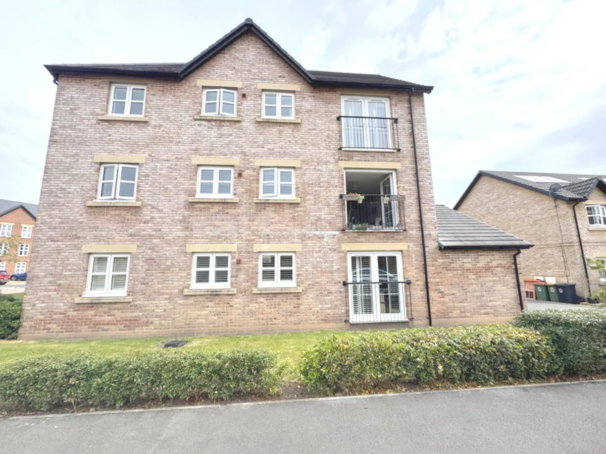 2 bed flat for sale, Preston, PR4