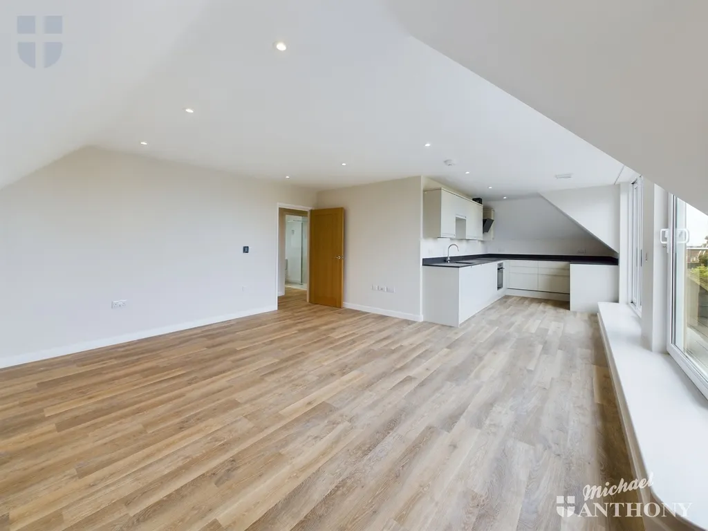 , 68 Wendover Road, Aylesbury, HP21 9LW, photo 2