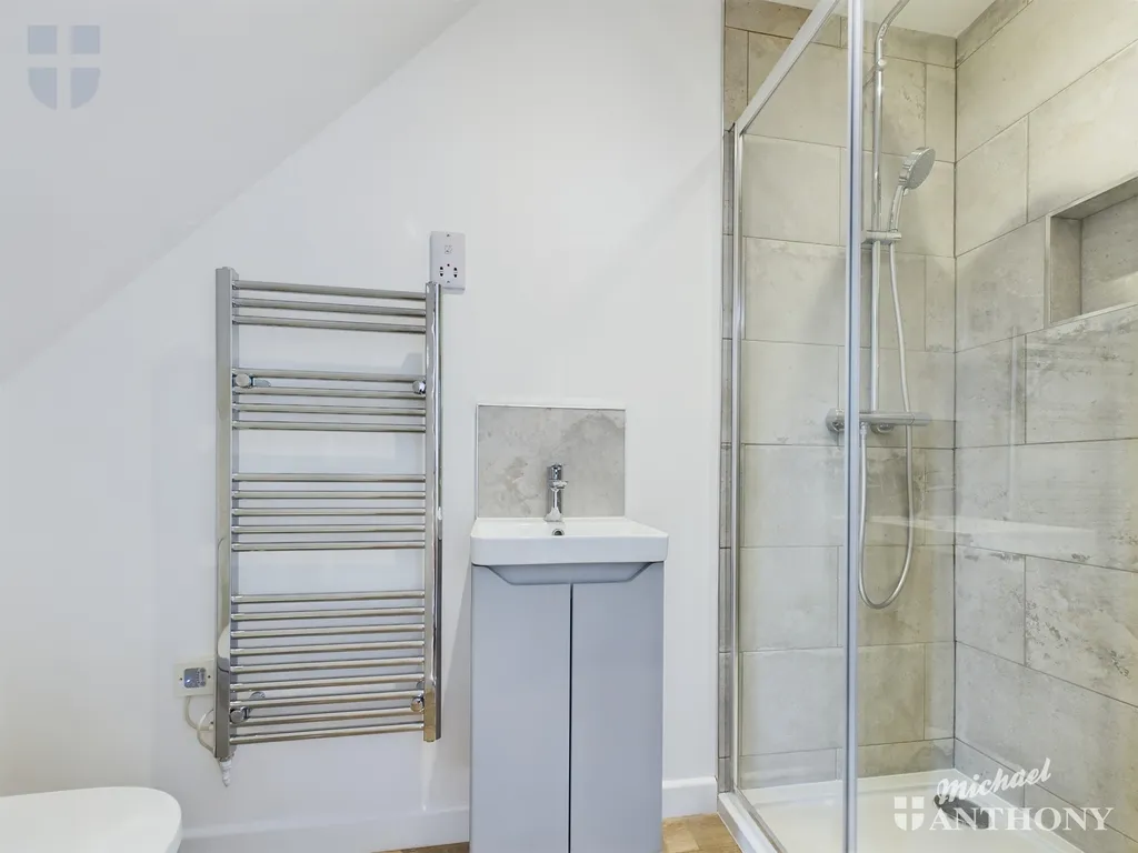 , 68 Wendover Road, Aylesbury, HP21 9LW, photo 8