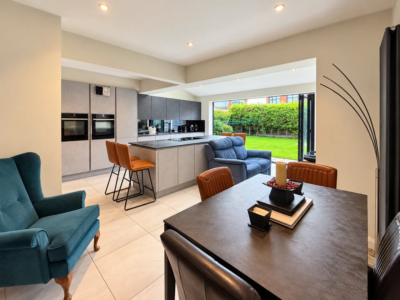 Lindrick Avenue, Whitefield, M45, photo 3