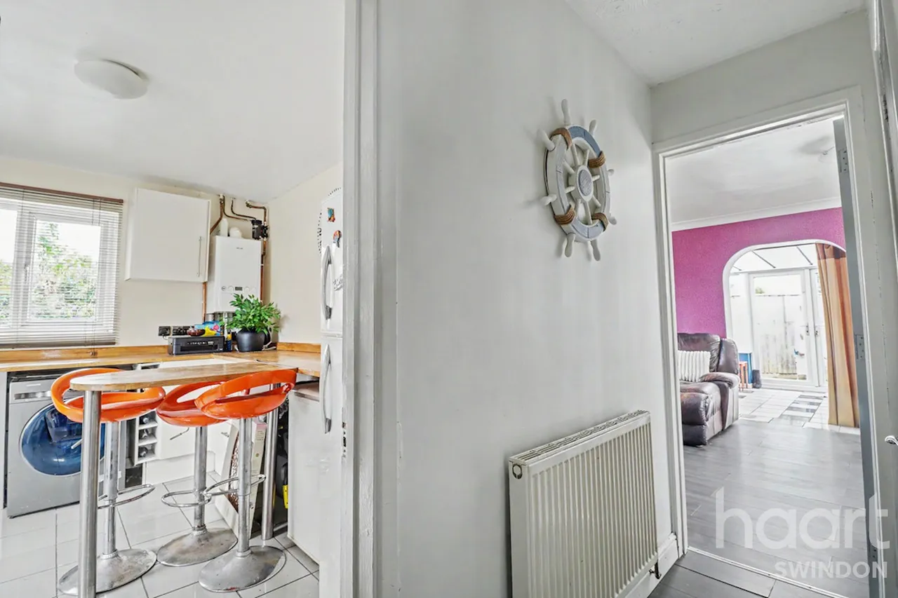 High Mead, Swindon, SN4, photo 5