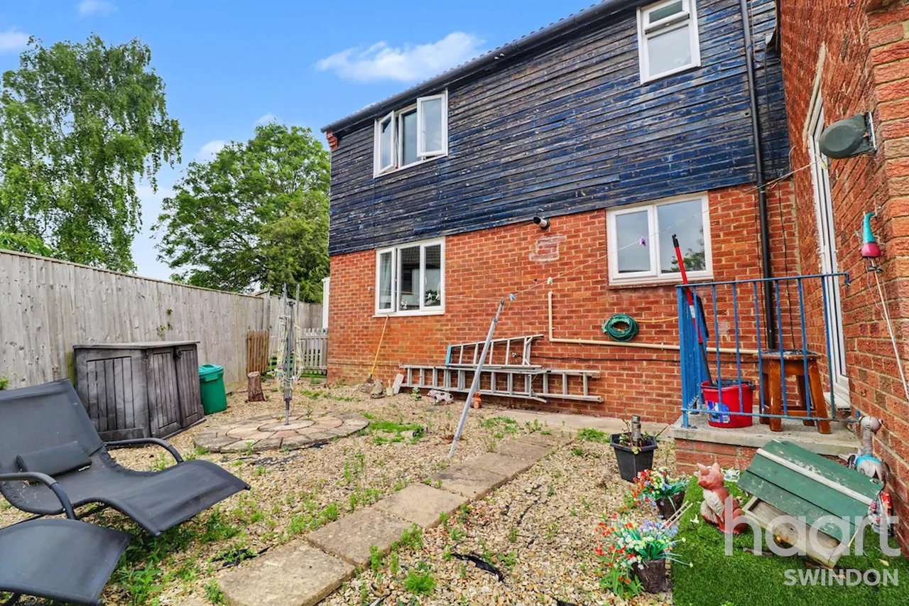 High Mead, Swindon, SN4, photo 18