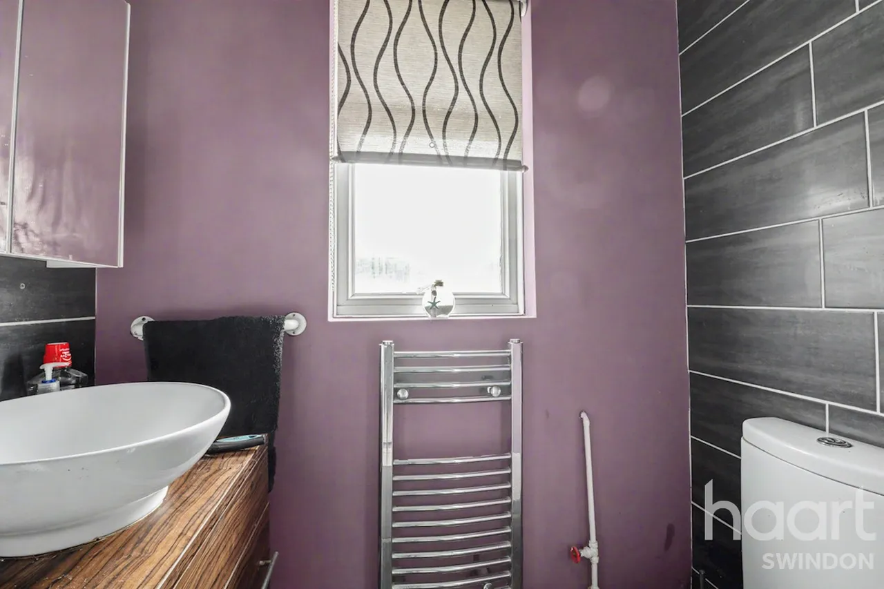 High Mead, Swindon, SN4, photo 7