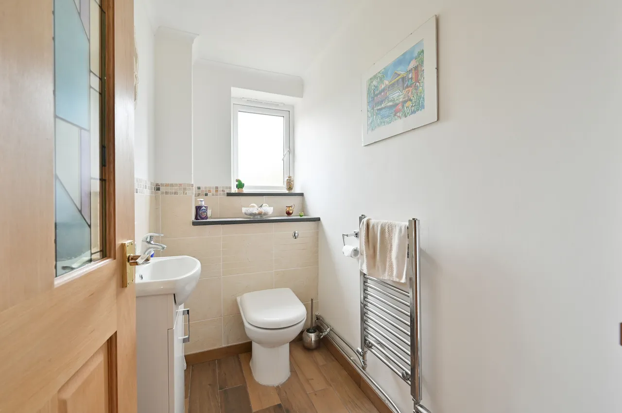Flat 7, 10 Grandfield Avenue, Watford, photo 9