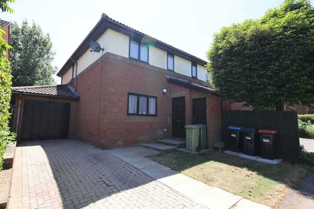 3 bed house for sale — Dunchurch Dale, Walnut Tree, Milton Keynes, Buckinghamshire, MK7 7BU