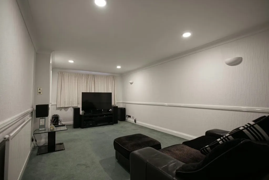 Dunchurch Dale, Walnut Tree, Milton Keynes, Buckinghamshire, MK7 7BU, photo 6