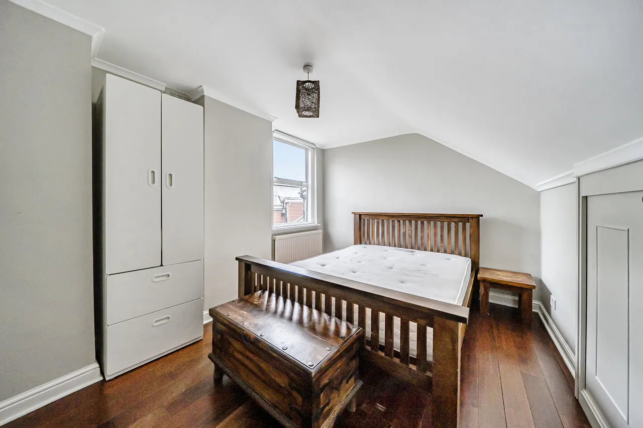 Flat 3, 107 Mill Hill Road, London, photo 4