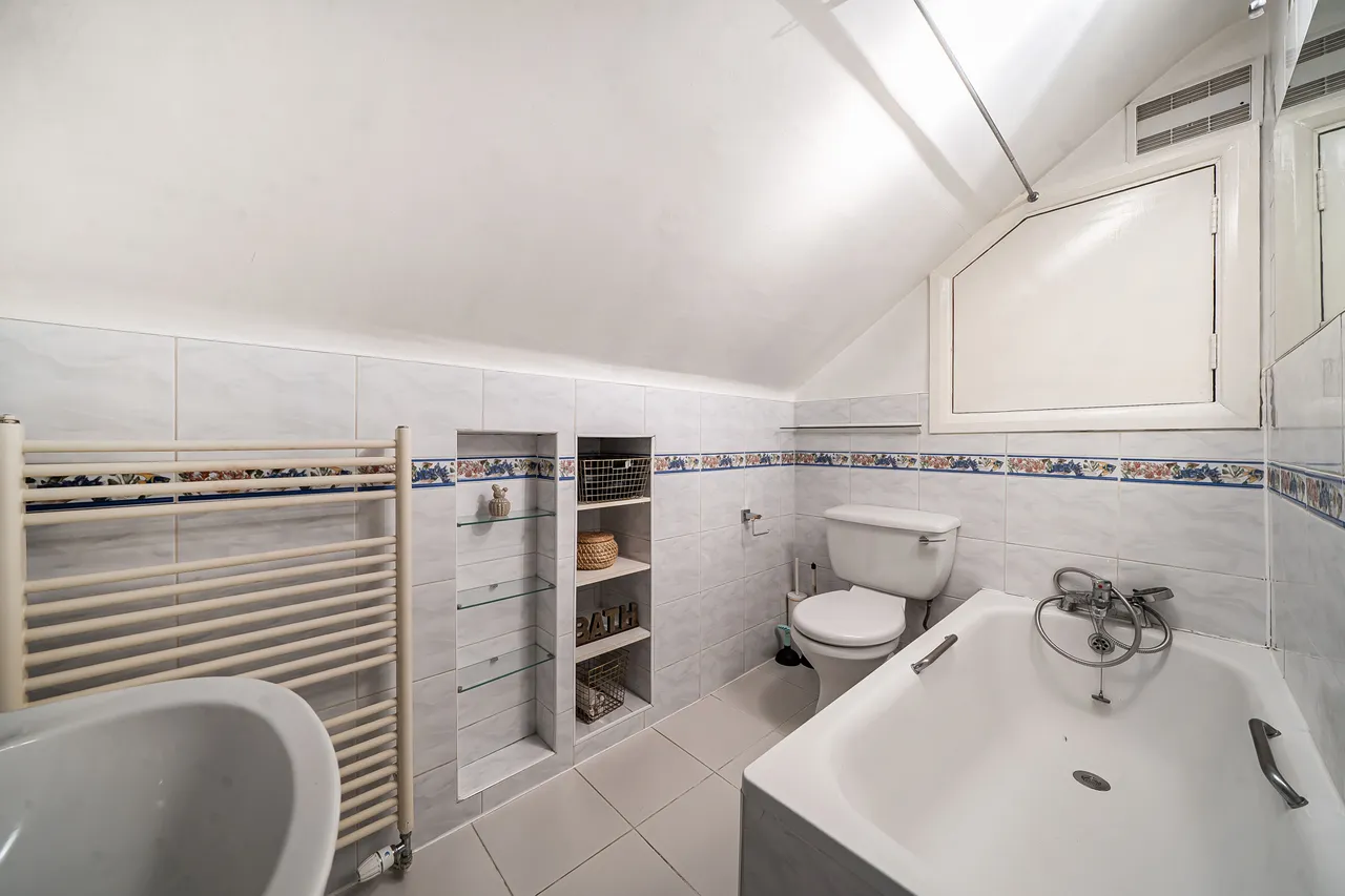 Flat 3, 107 Mill Hill Road, London, photo 5