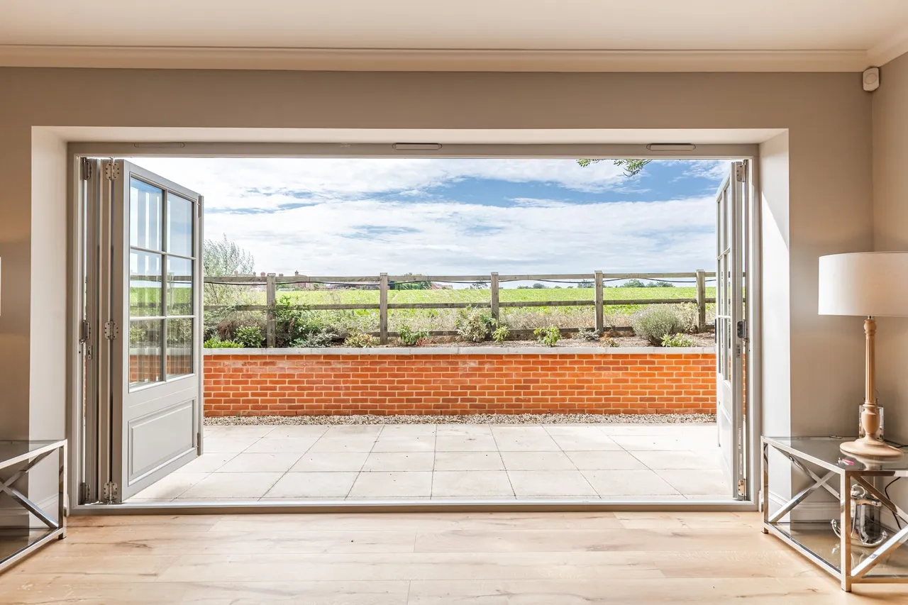 An Exceptional Detached Home at Four, photo 6