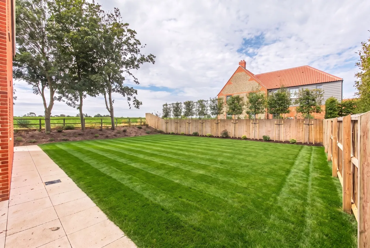 An Exceptional Detached Home at Four, photo 7