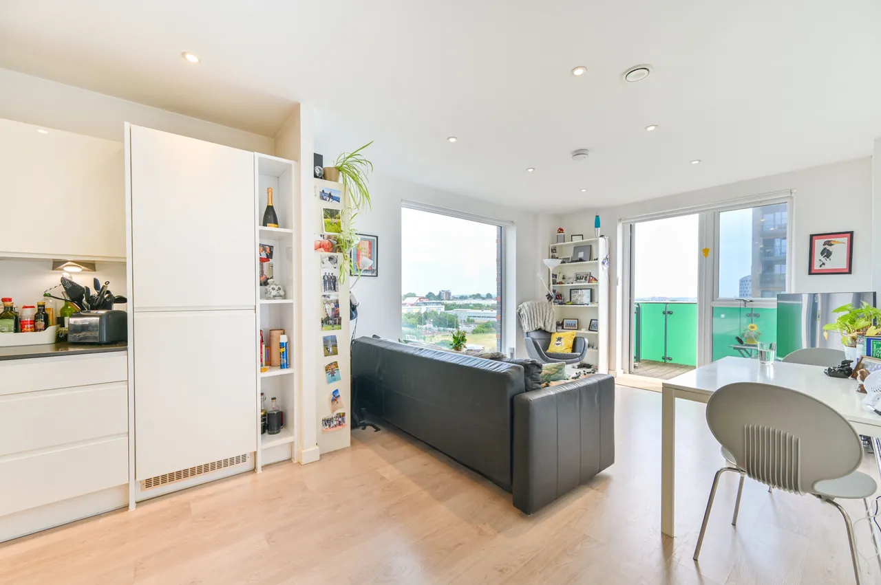Flat 27, Smith House, Matthews Close, Wembley, photo 10