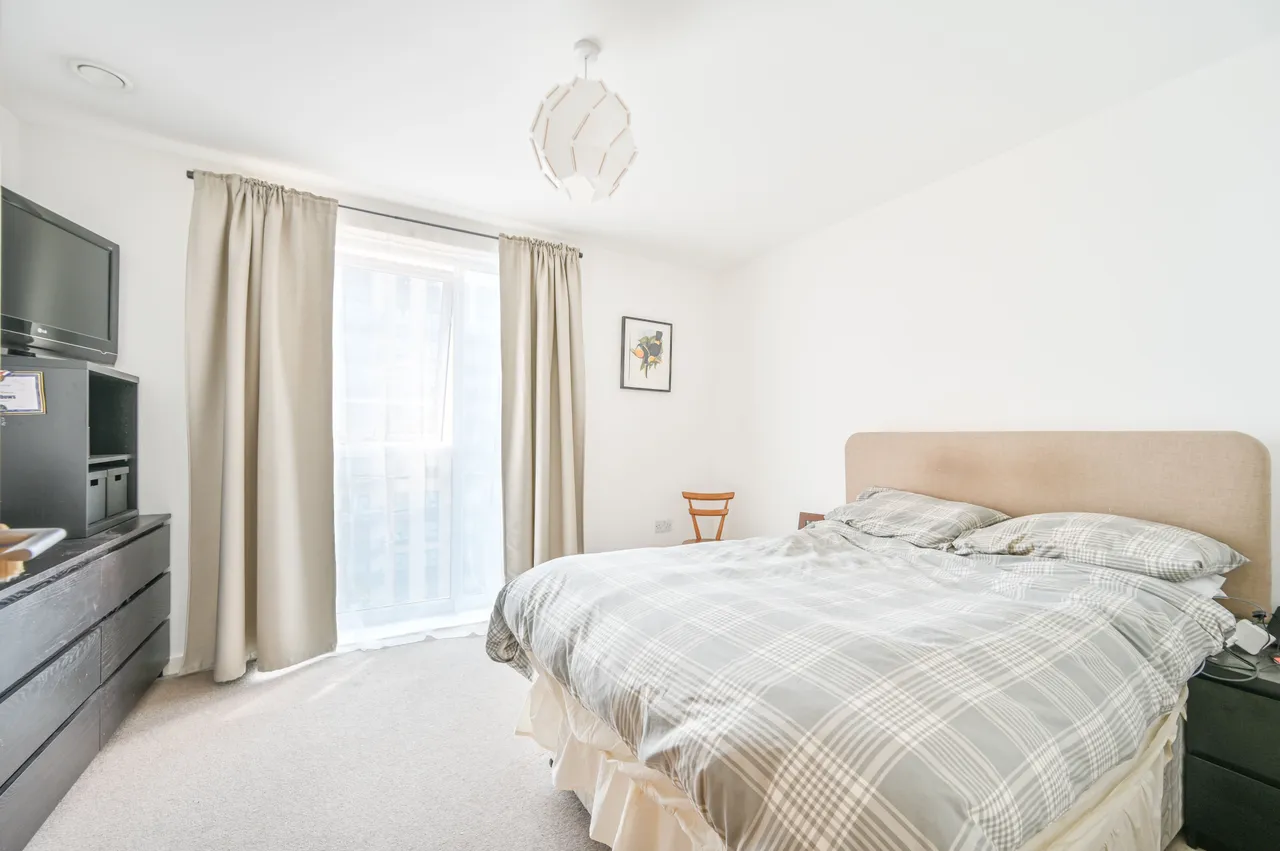 Flat 27, Smith House, Matthews Close, Wembley, photo 4
