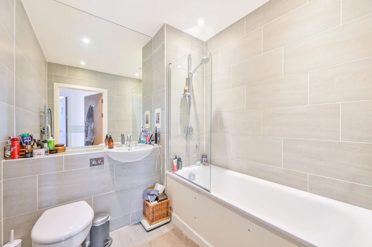 Flat 27, Smith House, Matthews Close, Wembley, photo 8