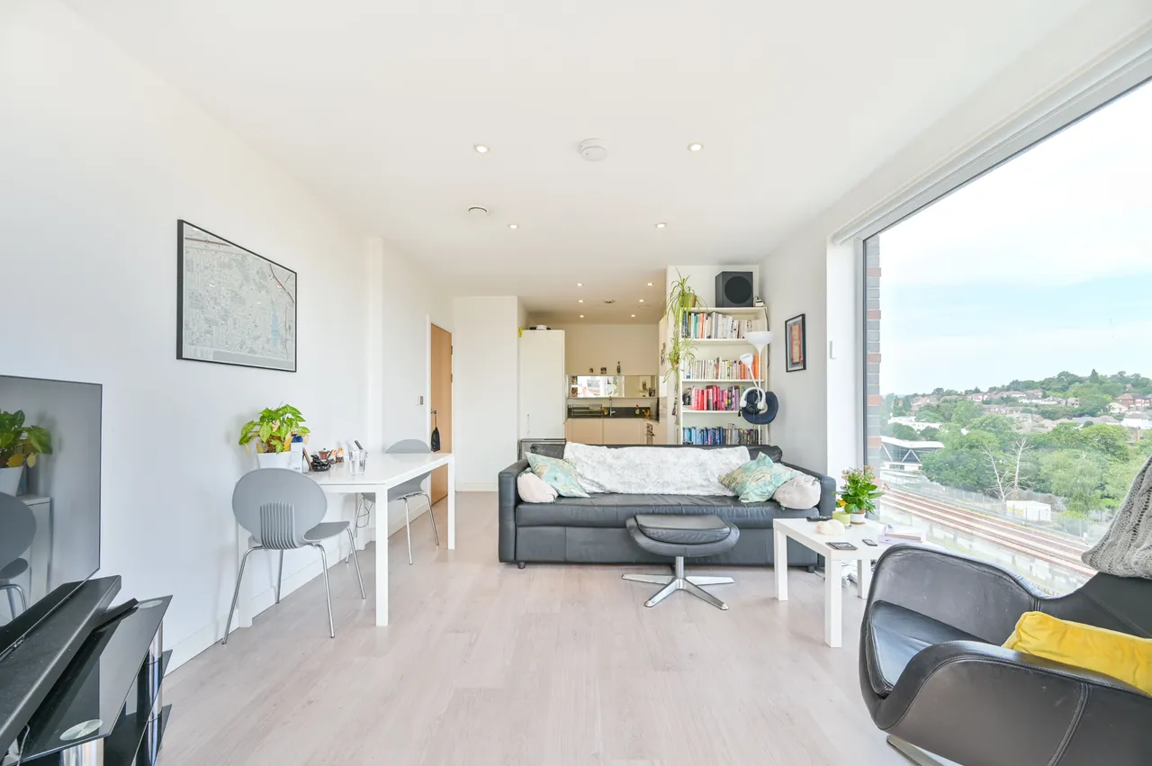 Flat 27, Smith House, Matthews Close, Wembley, photo 5