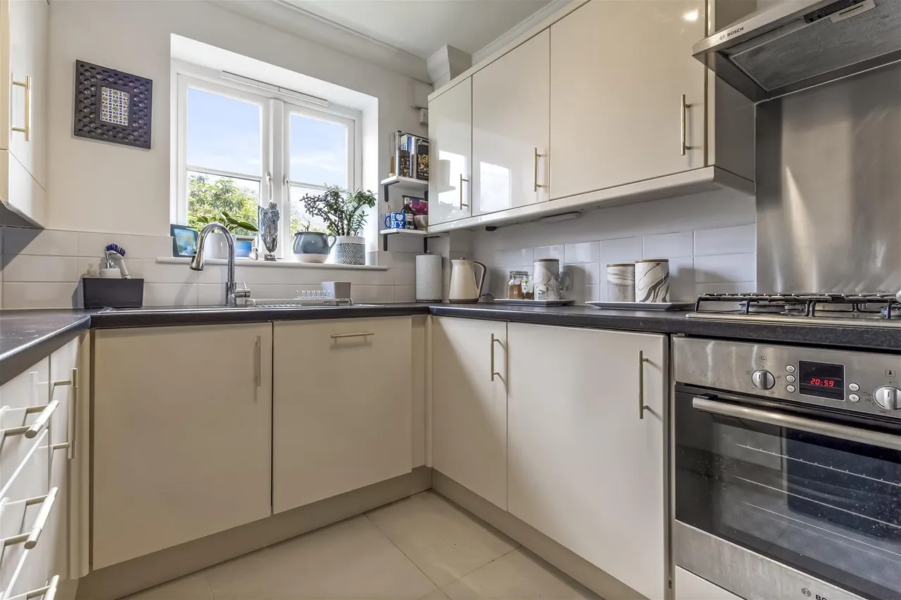 44 Wallace Avenue, West Worthing, photo 8