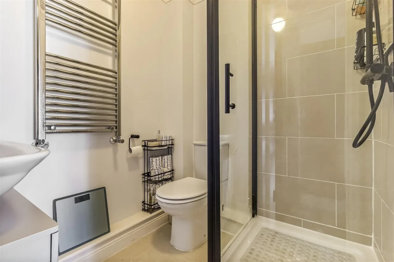 44 Wallace Avenue, West Worthing, photo 11