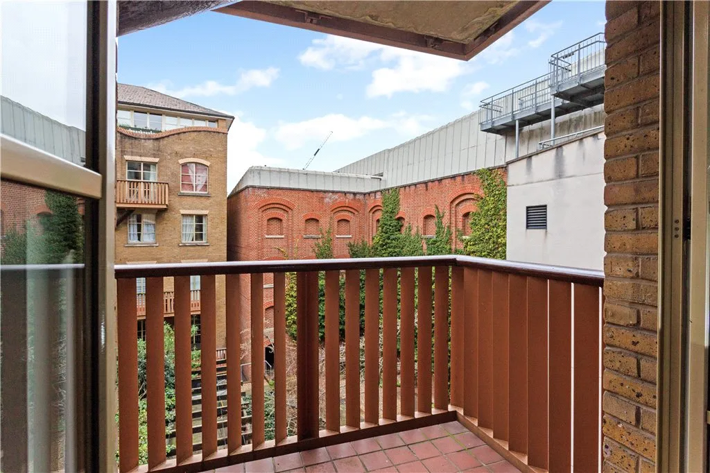 Apartment for sale in Queen Elizabeth Street, London, SE1, photo 14