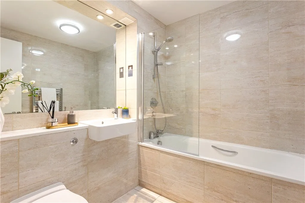 Apartment for sale in Queen Elizabeth Street, London, SE1, photo 28