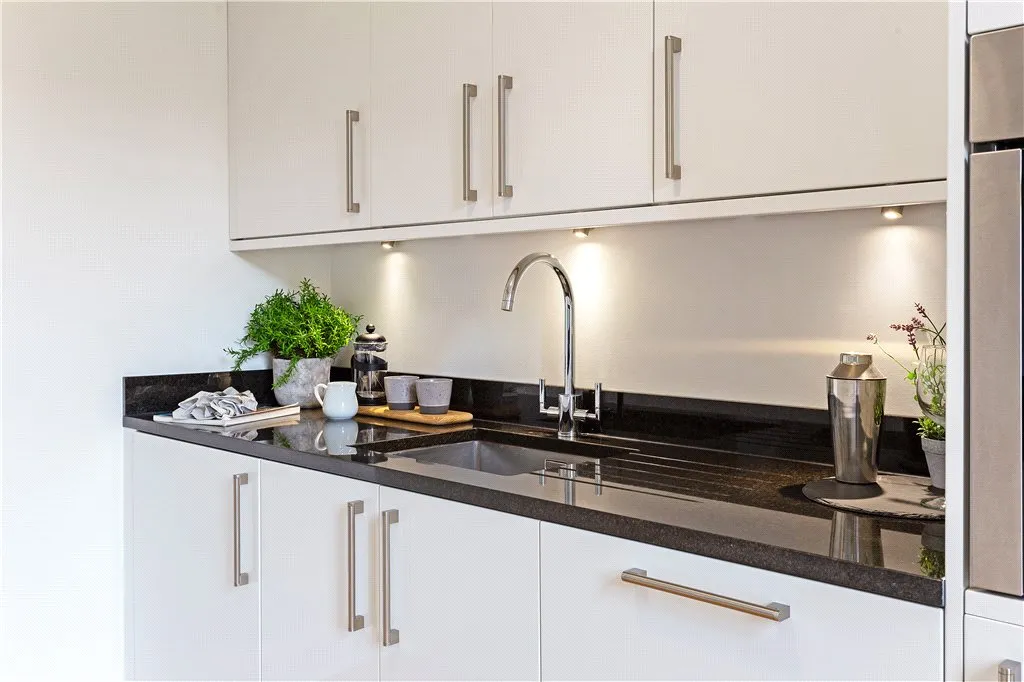 Apartment for sale in Queen Elizabeth Street, London, SE1, photo 8