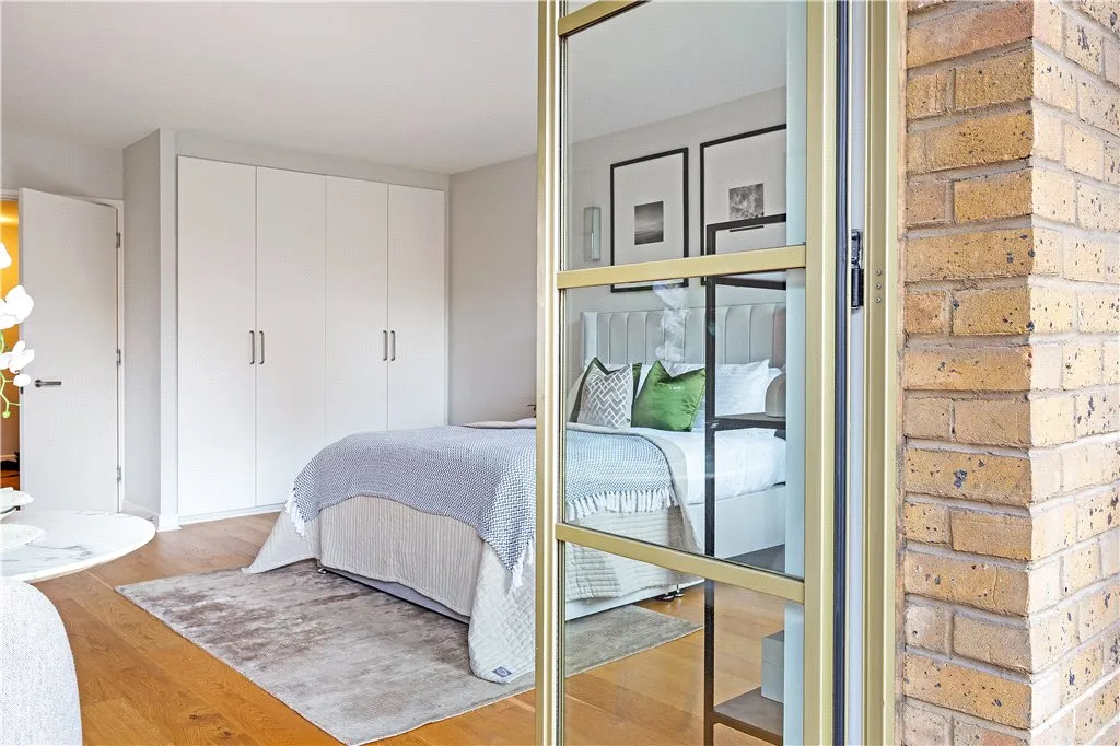 Apartment for sale in Queen Elizabeth Street, London, SE1, photo 6