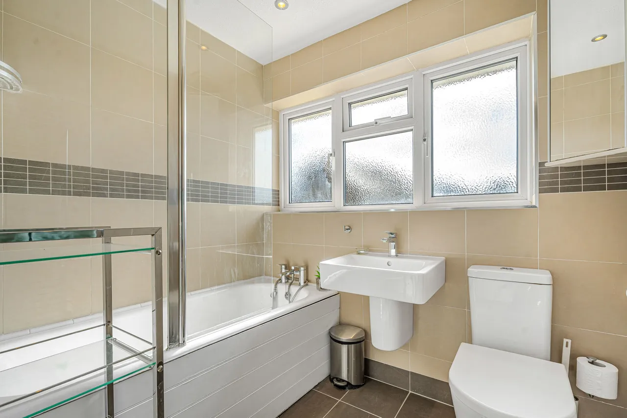 Russell Drive, Stanwell, TW19, photo 11