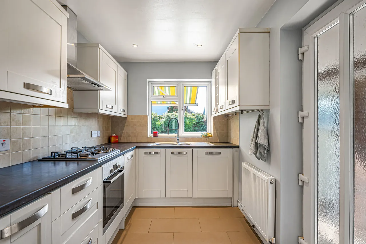 Russell Drive, Stanwell, TW19, photo 3