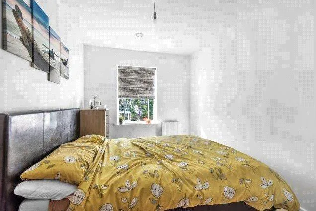 Dyas Road, Sunbury-on-thames, TW16, photo 6
