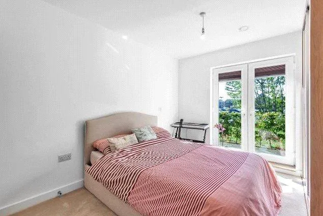 Dyas Road, Sunbury-on-thames, TW16, photo 7