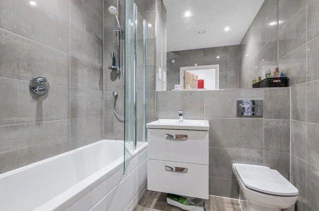 Dyas Road, Sunbury-on-thames, TW16, photo 9