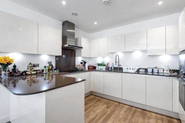 Dyas Road, Sunbury-on-thames, TW16, photo 5