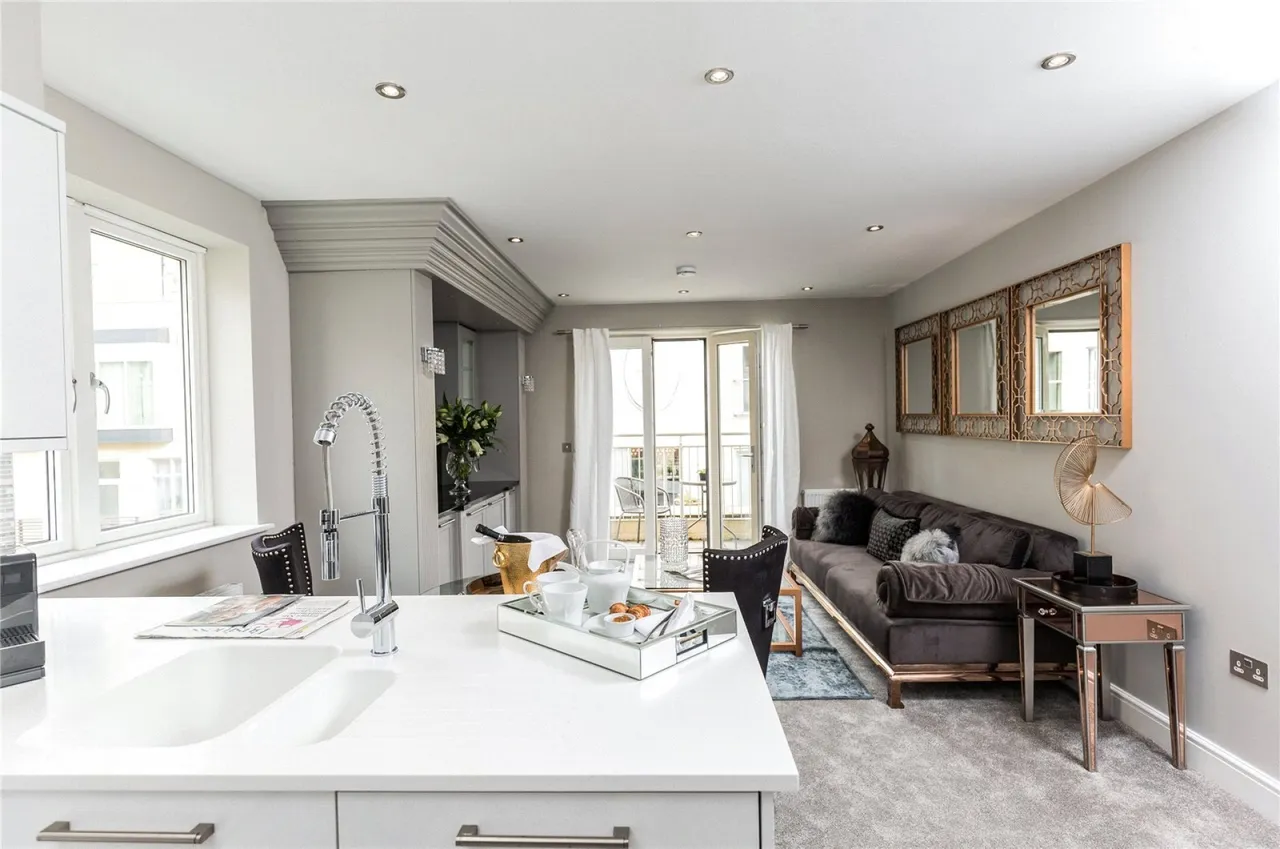 Stratton Place, Stratton, GL7, photo 4