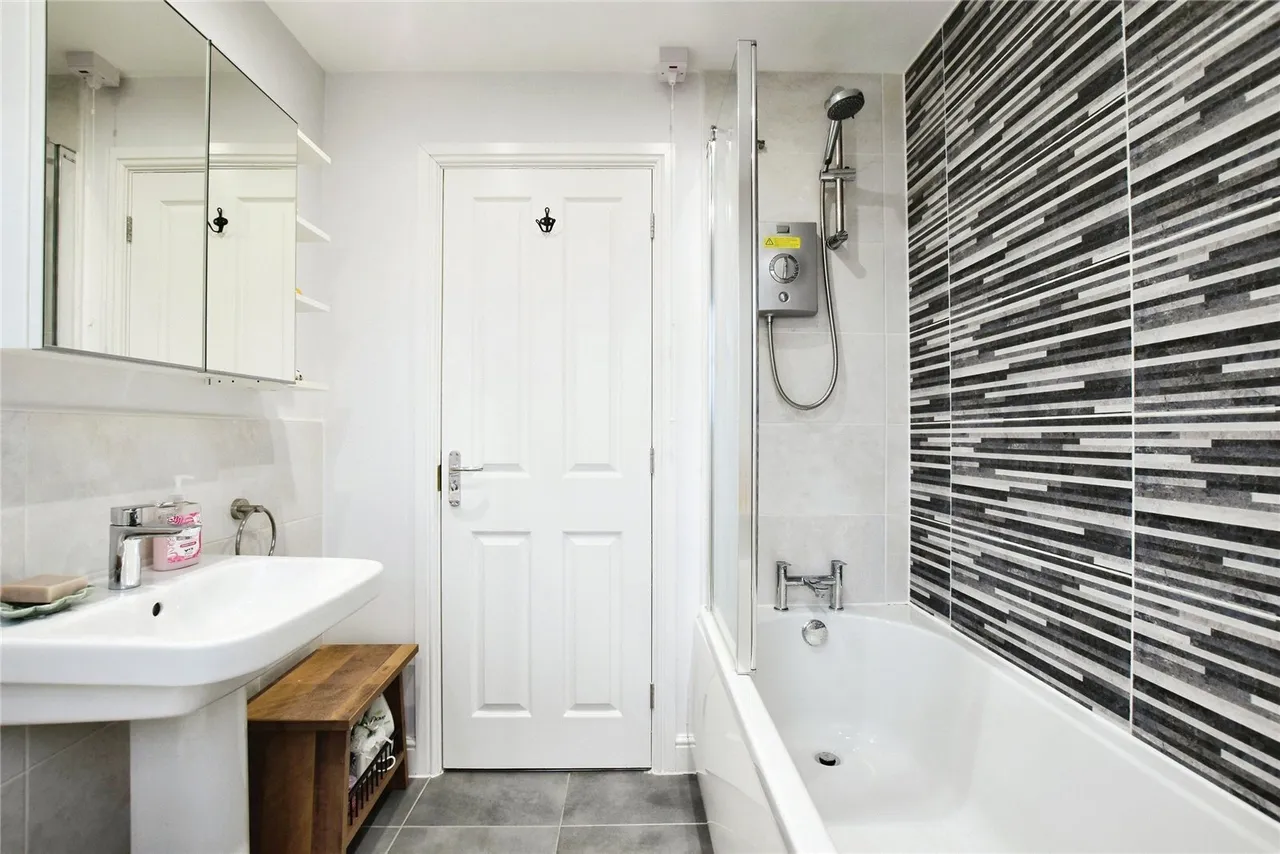 Baskerville Road, Altrincham, WA14, photo 10