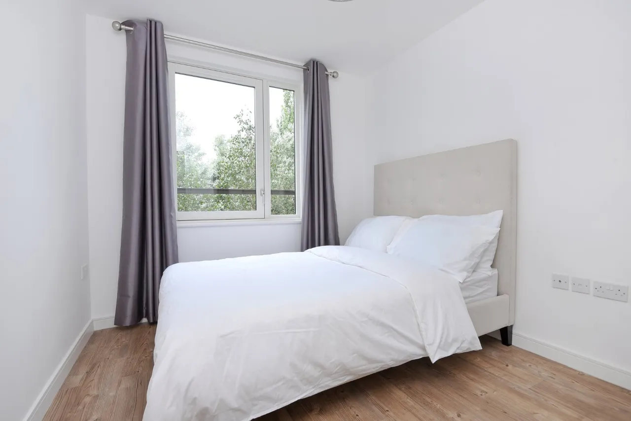 Blondin Way, Surrey Quays, London, SE16, photo 2