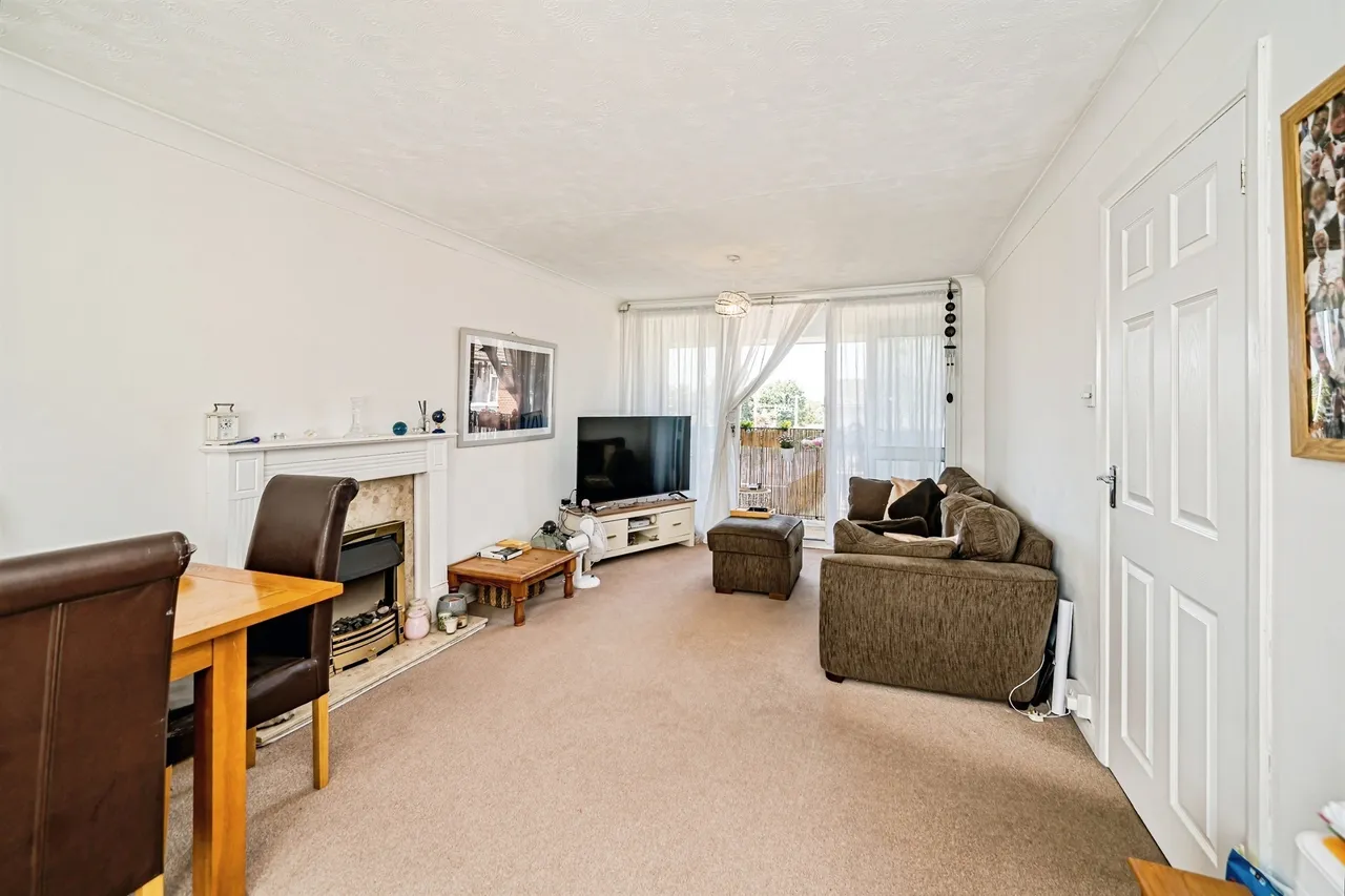 Sandringham Court, Slough, photo 4