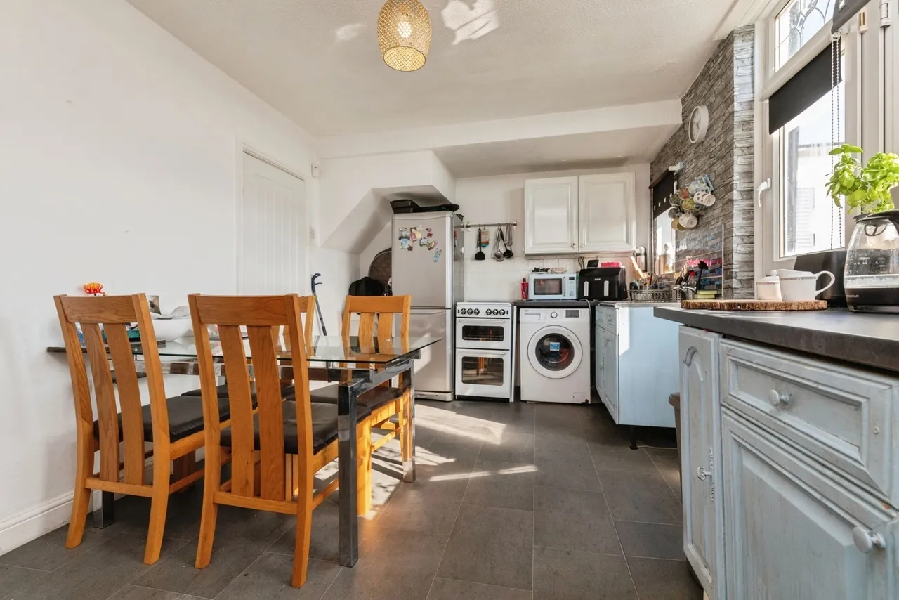 Novers Park Drive, BRISTOL, Avon, BS4, photo 3