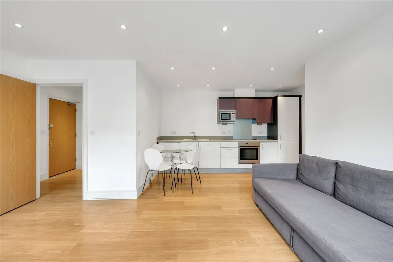Salmon Lane, Limehouse, E14, photo 6