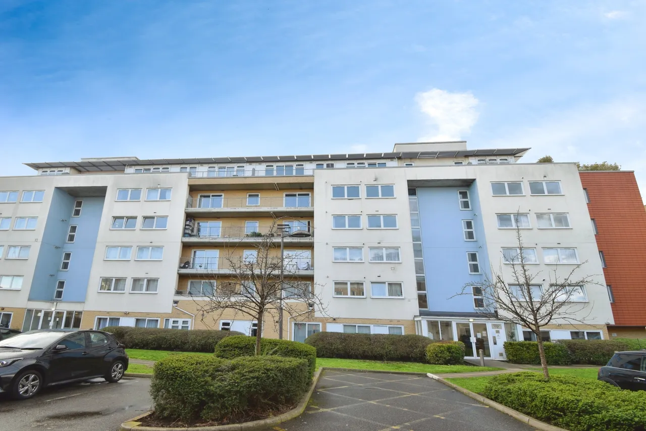 1 bed flat for sale, Flint Close, London, E15
