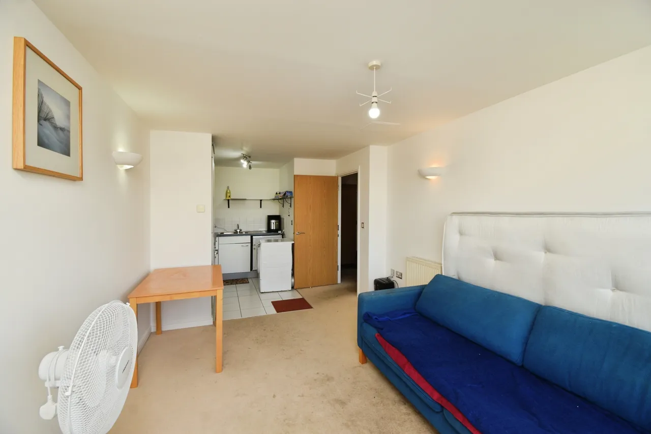 Flint Close, London, E15, photo 5