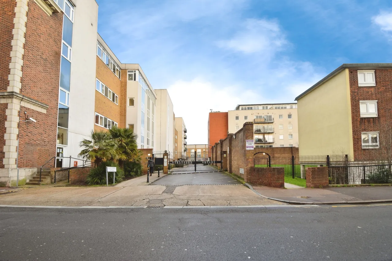 Flint Close, London, E15, photo 15