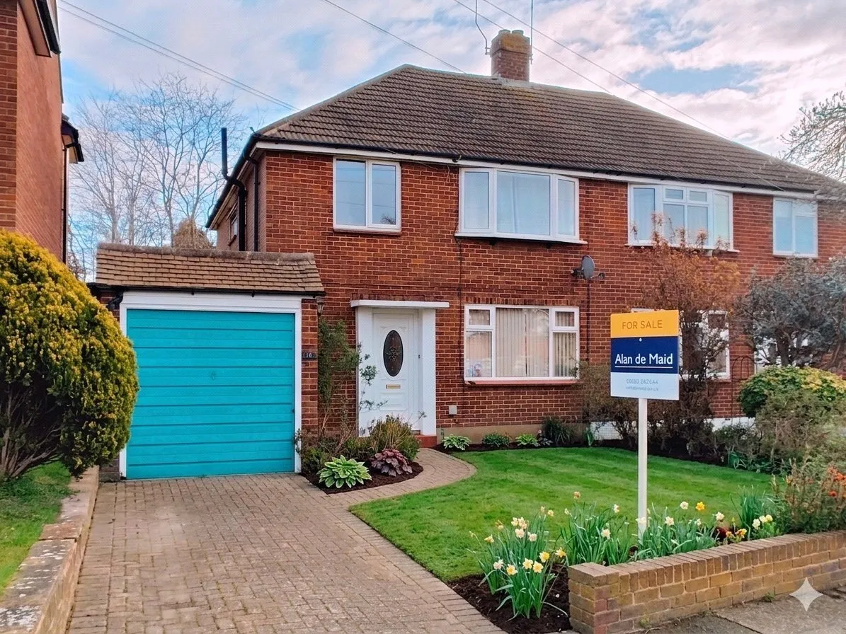 3 bed house for sale — Tile Farm Road, Orpington, BR6