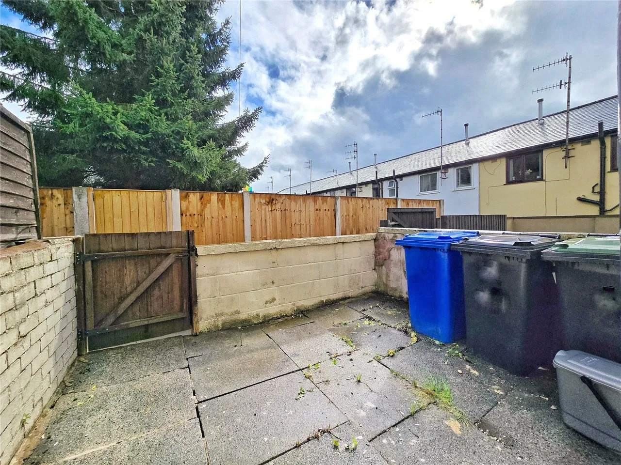 Commercial Street, Stacksteads, OL13, photo 6