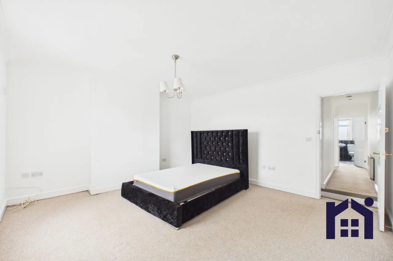 Preston Road, Standish, Wigan, WN6 0HS, photo 9
