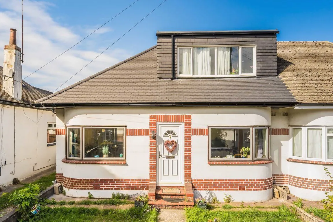3 bed house for sale, Rosecroft Gardens, TW2