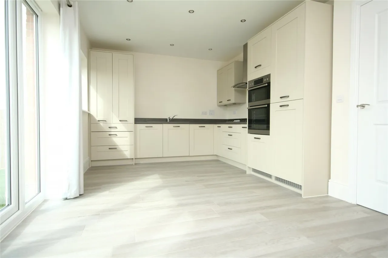 4 bed house to rent, Cowslip Close, Cheltenham, GL53