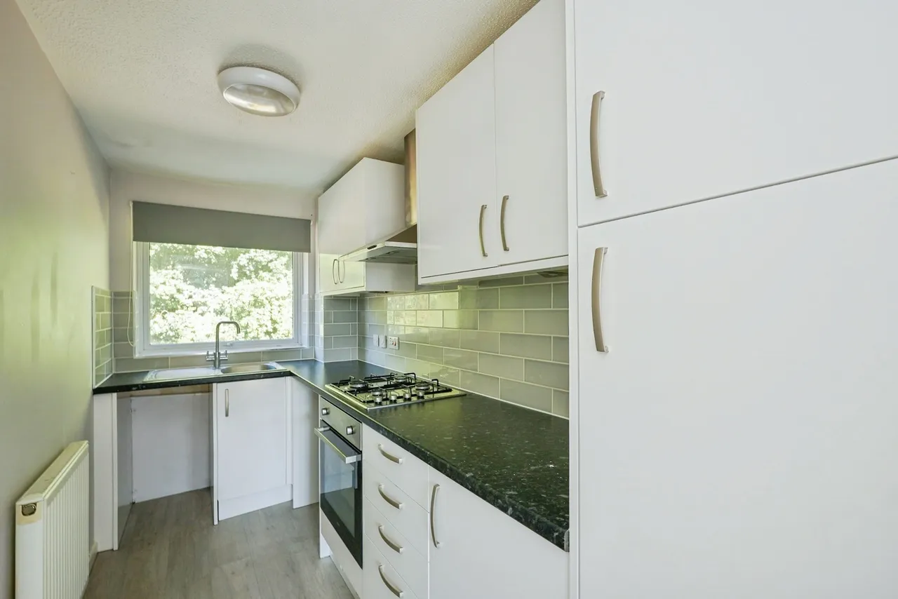 Wood Cottage Lane, Folkestone, Kent, CT19, photo 3