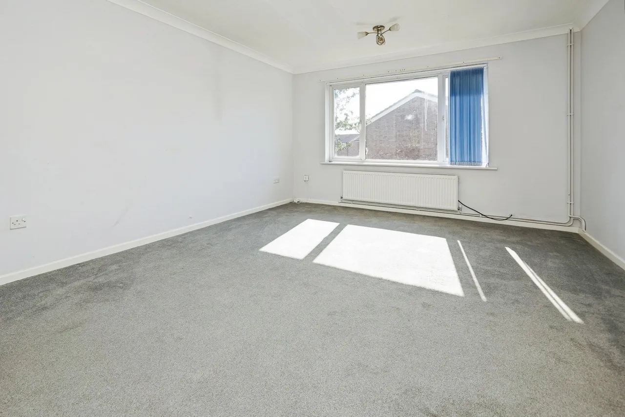 Wood Cottage Lane, Folkestone, Kent, CT19, photo 2