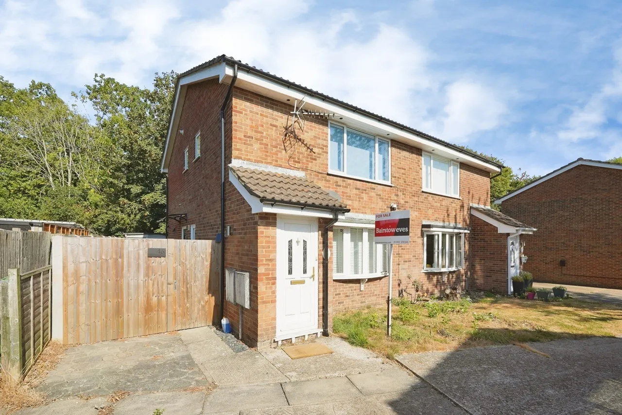 1 bed flat for sale — Wood Cottage Lane, Folkestone, Kent, CT19