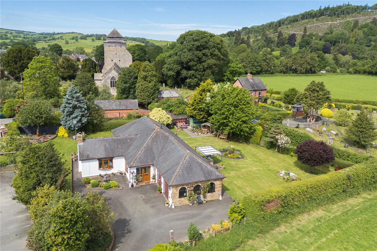 Kerry, Newtown, Powys, SY16 4NP, photo 31